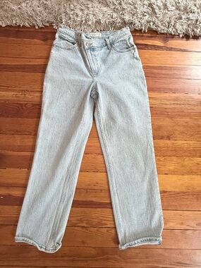 Abercrombie & Fitch Straight Leg Light Wash Jeans